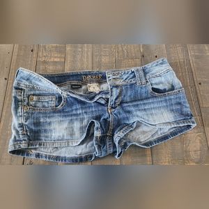 Decree shorts size 9